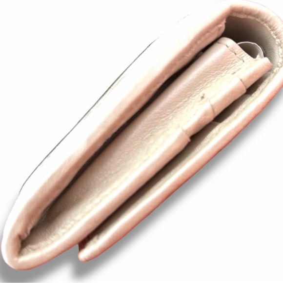 Coach Signature Beige & White Trifold Wallet – Buckle Closure, Canvas & Leather - Picture 4 of 5